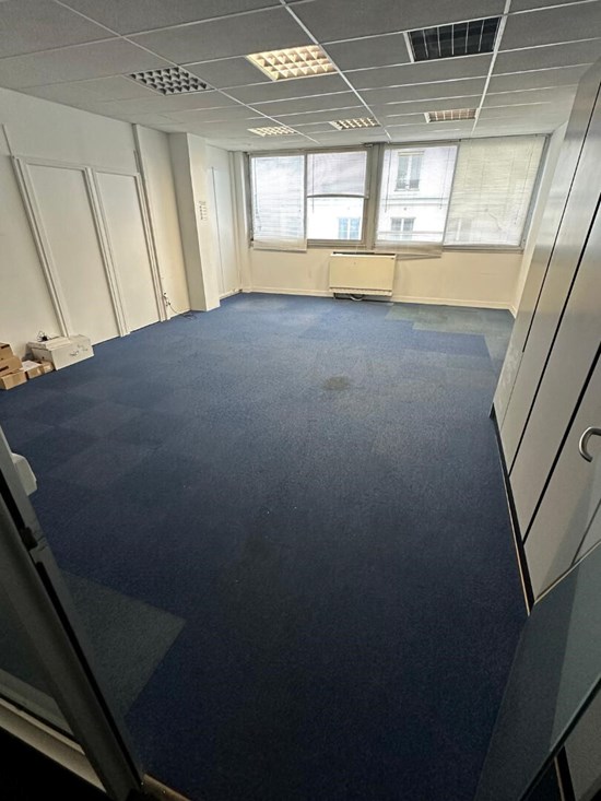 Local commercial 97m² - Paris 10