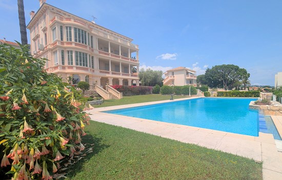 Le Golfe Juan 2 pièces 44 m² + 74m² de terrasse