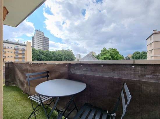 T4 Meublé avec Balcon