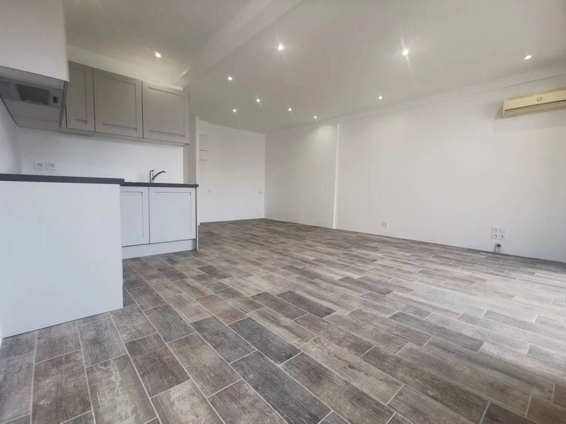 Très Beau Studio RUE ROUAZE