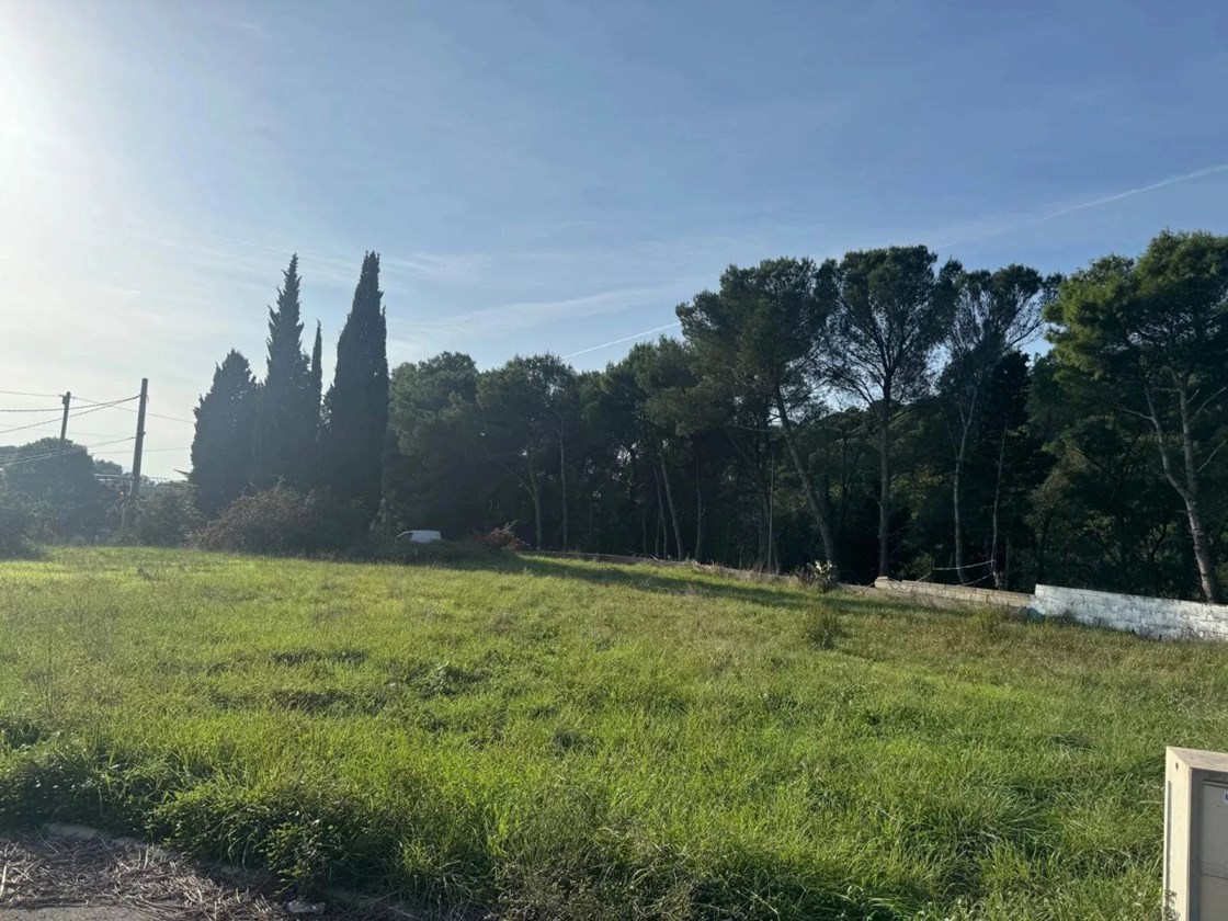 Terrain Constructible et Viabilisé libre de constructeur