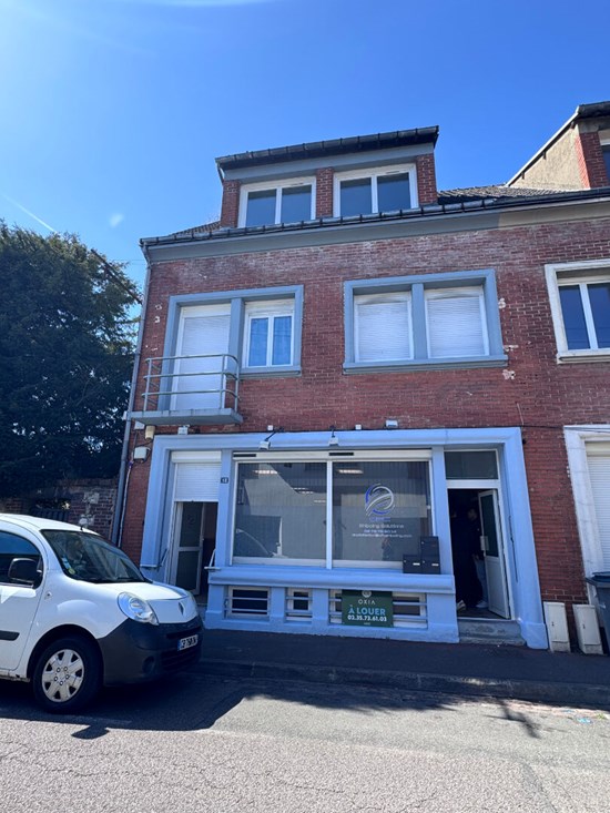 Bureaux 95 m² avec Vitrine - Centre de Saint-Étienne-du-Rouvray