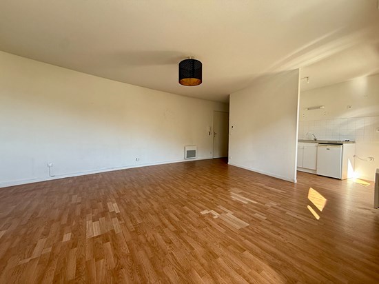Appartement 3 pièces de 62m2 à Elbeuf avec parking
