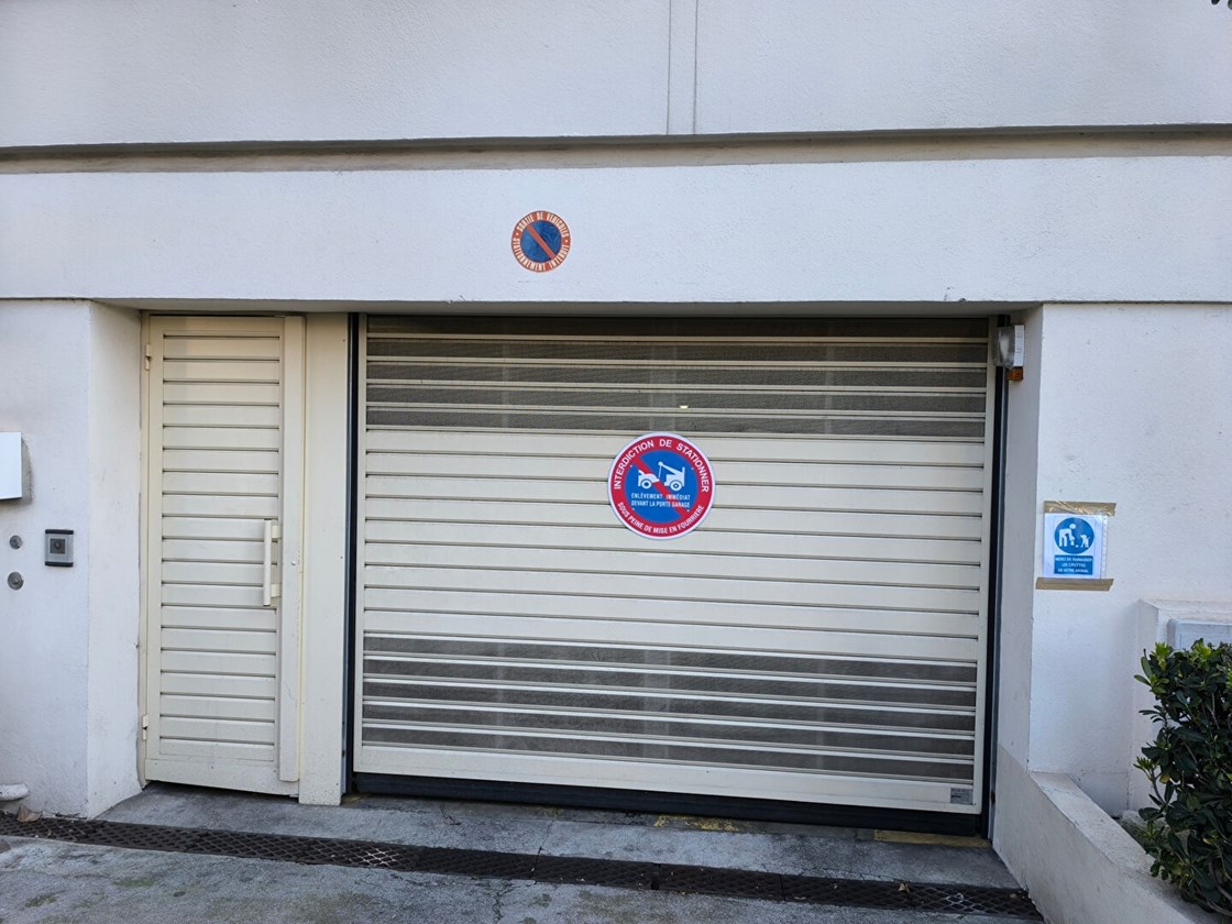 GARAGE