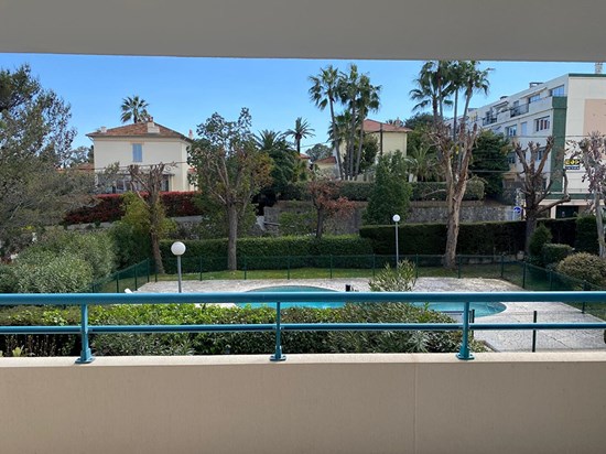 Appartement 2 pièce dans résidence au calme avec piscine