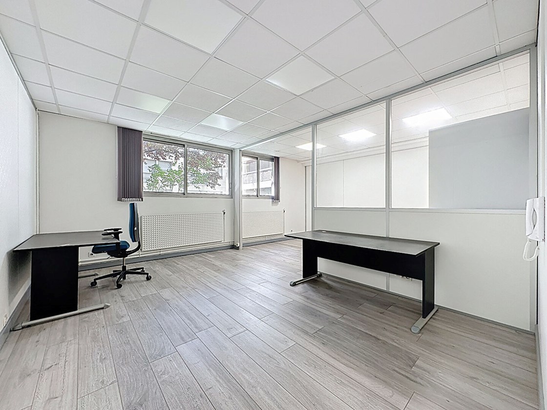 Grand espace en rez-de-chaussée à Paris 12ème - À réinventer selon vos envies