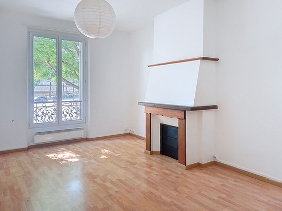 La Pitié - Beau studio 1er étage