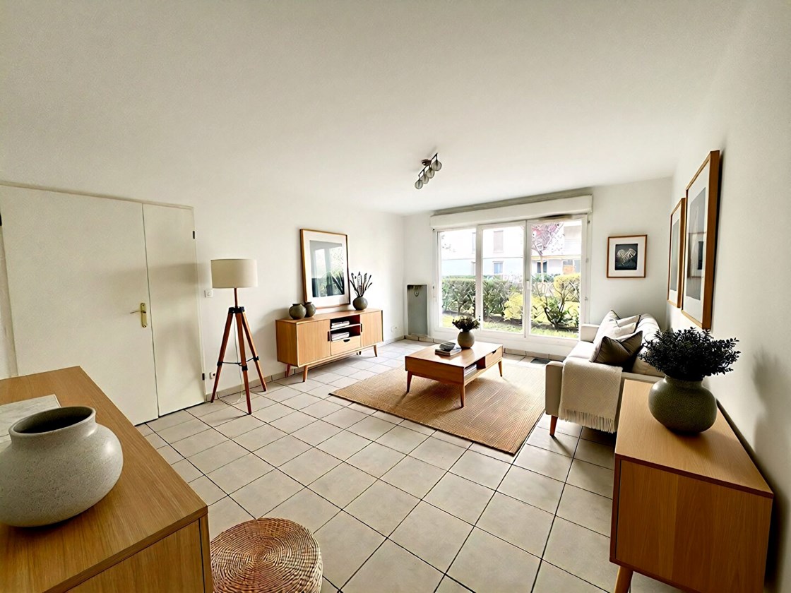 Appartement F3 rénové avec terrasse et parking