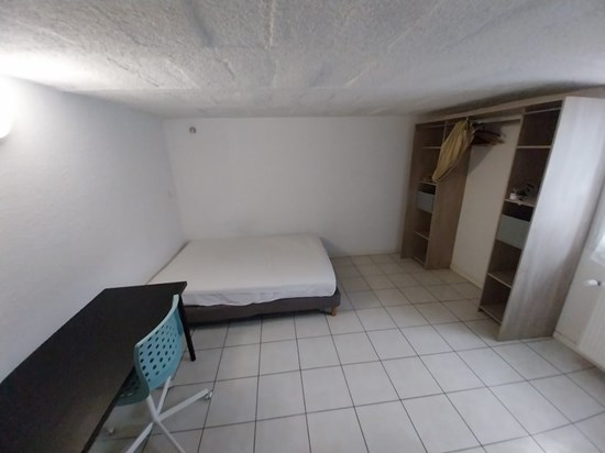 Studio Meublé avec parking libre