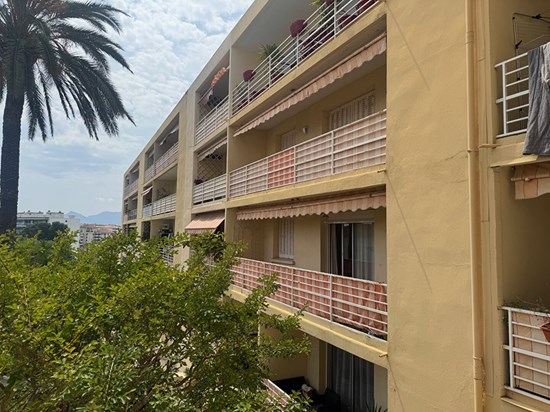 Appartement Studio rénové Cannes avec garage