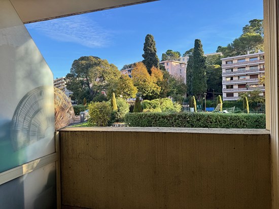 Le Cannet / Cannes Spacieux 3 pièces traversant avec loggia et garage