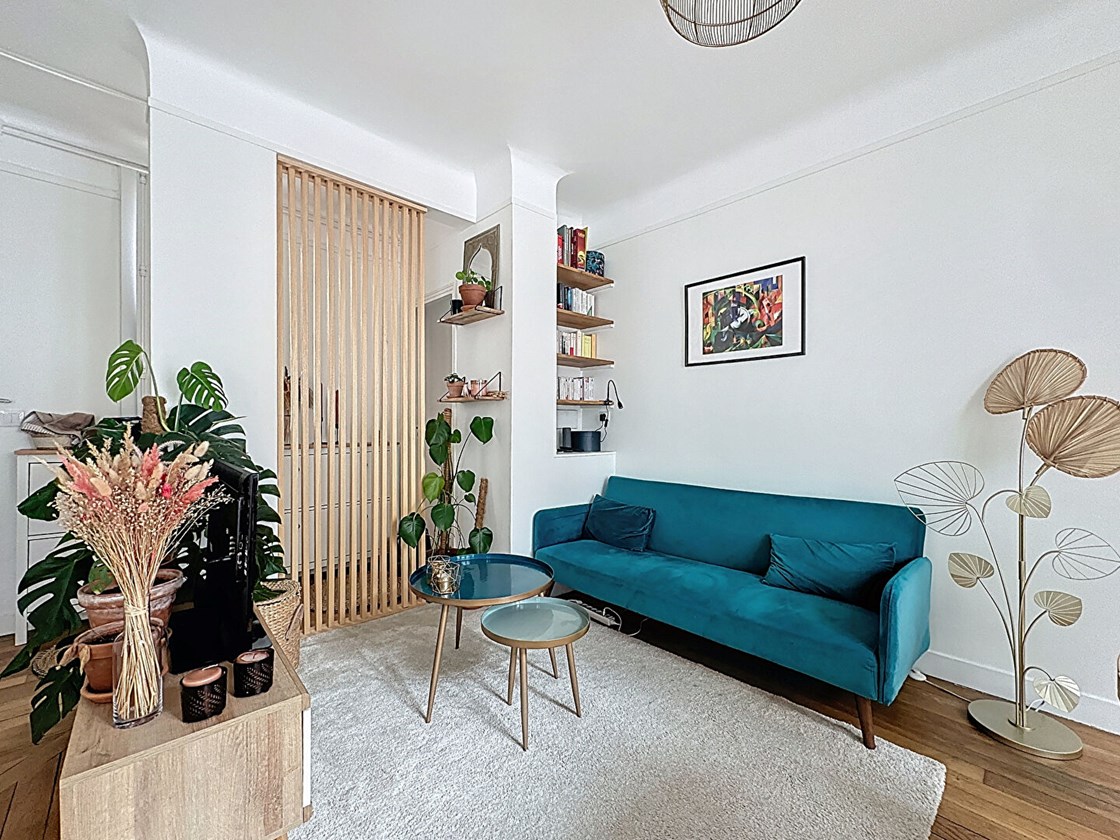 Nation - Deux pièces traversant rénové avec ascenseur