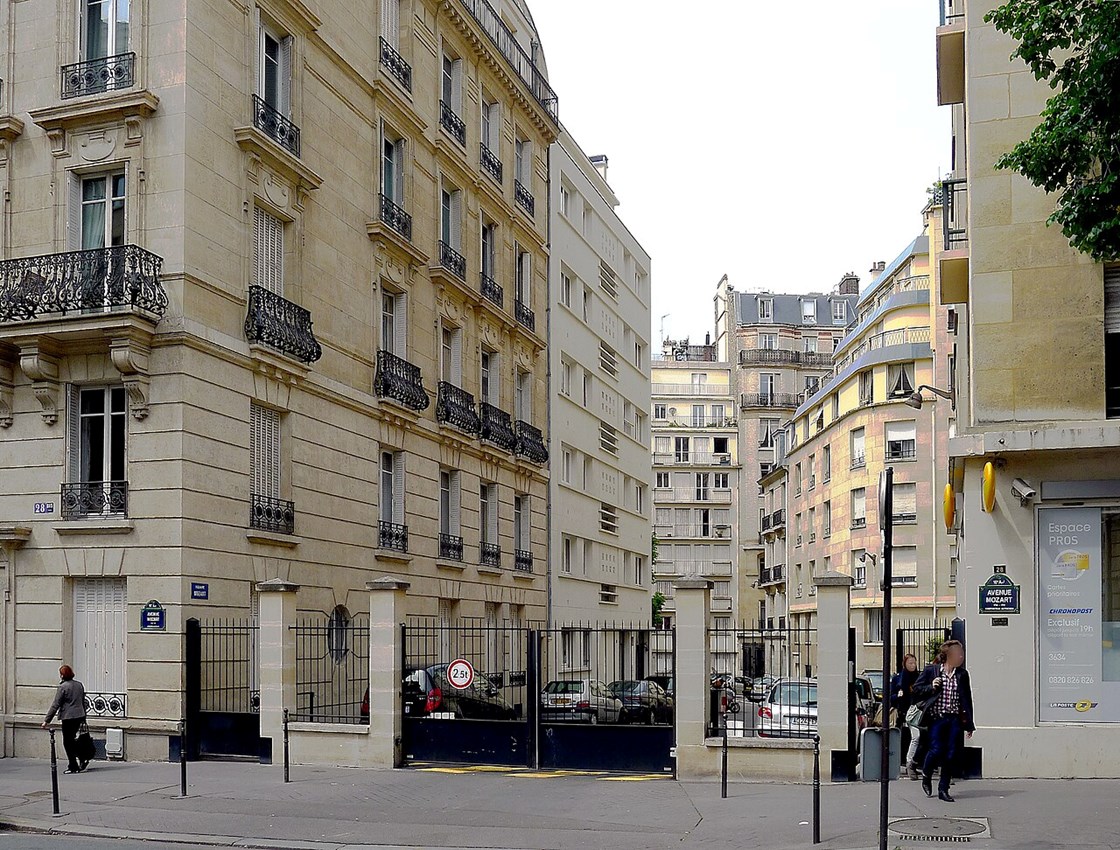 Parking square Mozart