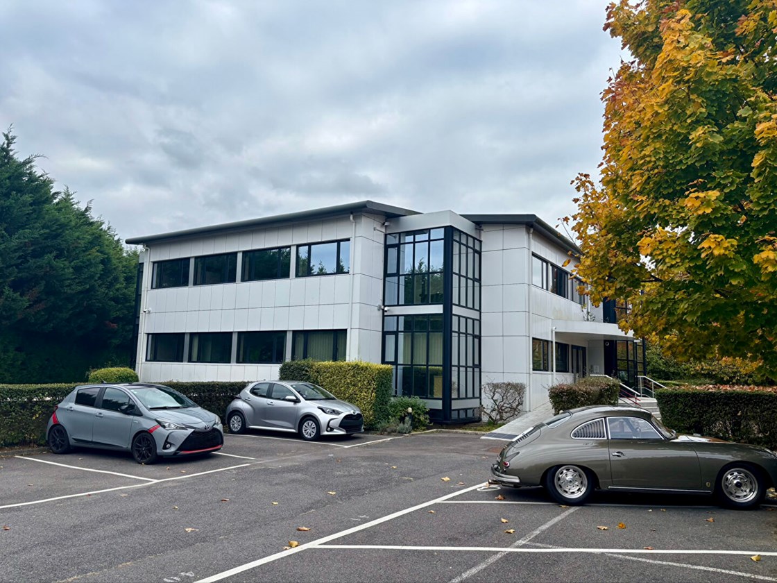 Bureaux 442.84 m2 - Proche A4