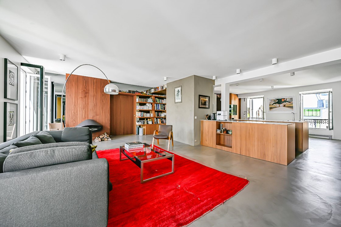 Appartement d'exception de 127m² avec terrasse en rooftop de 28m² et balcons - vue Tour Eiffel et Dôme des Invalides