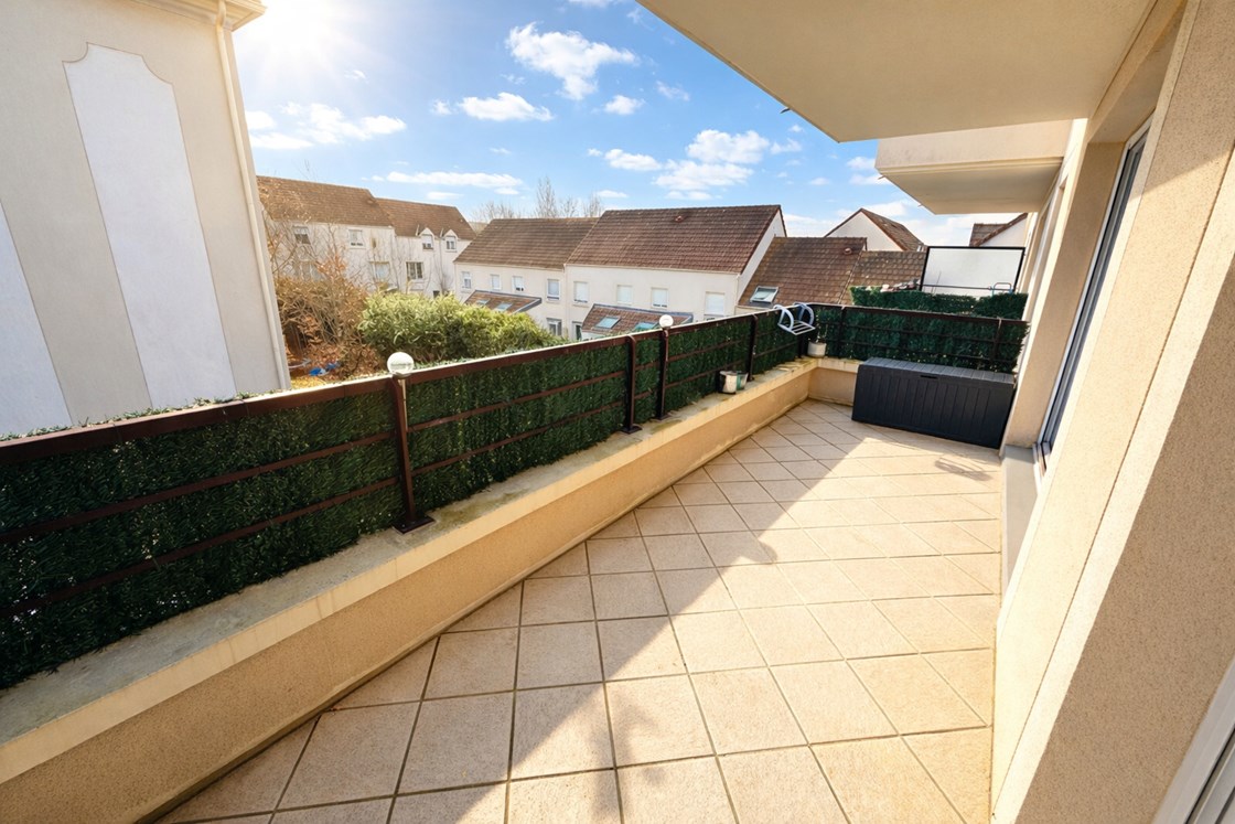 Appartement trois pièces meublé à Pontault Combault avec balcon