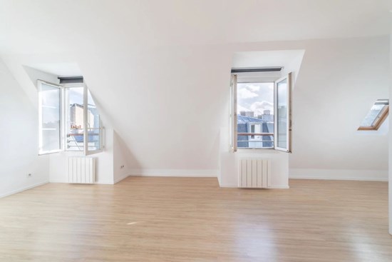 Ecole Militaire/ Invalides. Studio - dernier étage lumineux