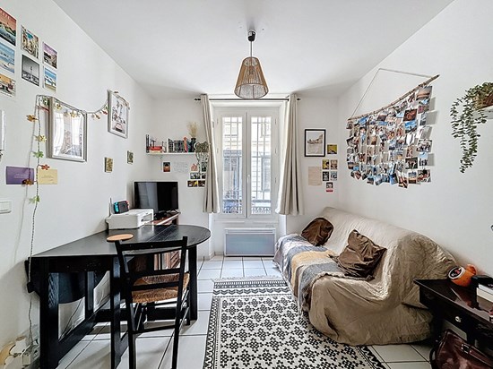 Studio traversant avec cour commune - Jourdain / Belleville