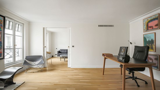 5ème étage - Place de la Madeleine - 2 Pièces