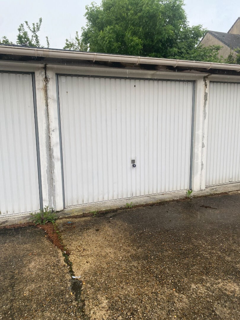 Parking / box Ozoir La Ferriere