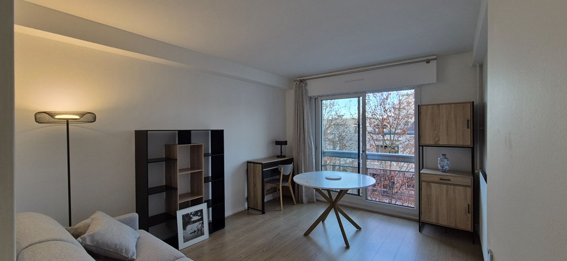 Studio refait à neuf meublé