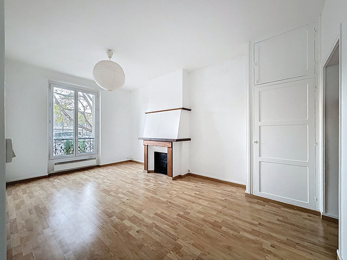 Saint-Marcel -  27 m2 -  Appt usage bureaux (ProfLib)