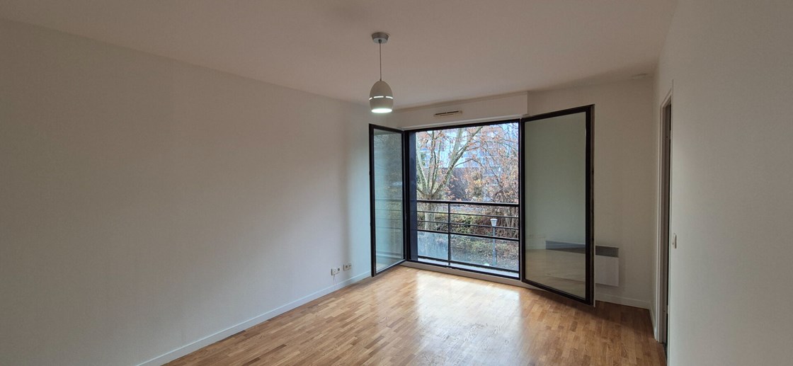 Deux pièces avec parking