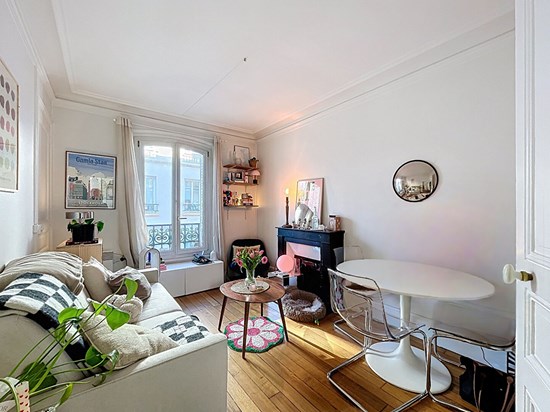 PARIS 15- Javel. Beau 2 pièces traversant.