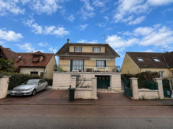 Maison divisée en plusieurs appartements - Idéal investisseur