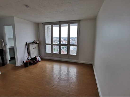 Studio à Louer à SAINT MAUR DES FOSSES ( 94100) 30m²