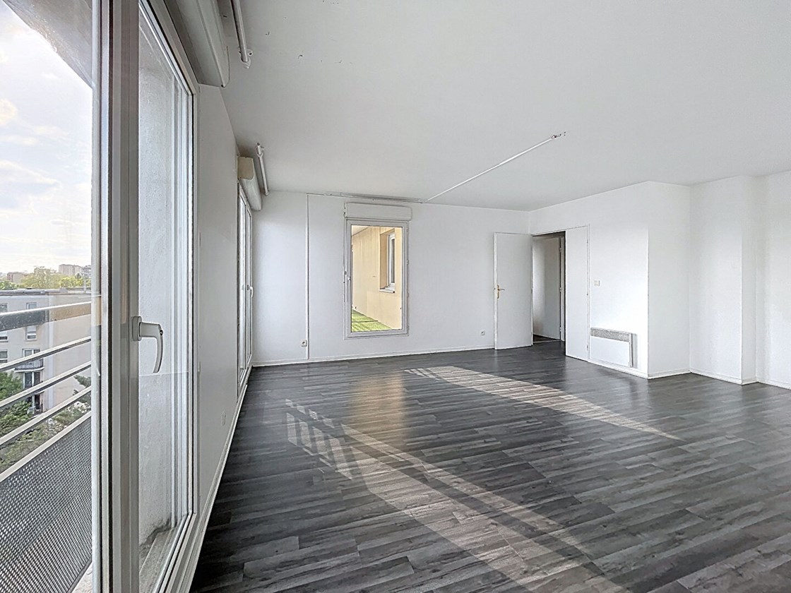 Bondy. Centre ville. 4 pièces dernier étage / Vue