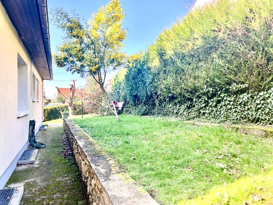 A Petit Couronne : Charmante maison au calme   6 pièces180 m2