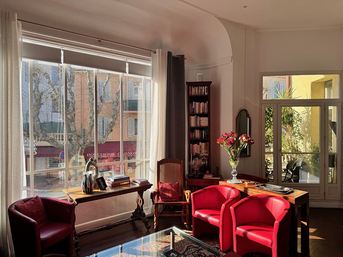 Le Cannet - Centre ville - Appartement de caractère 4 pièces 121 m²