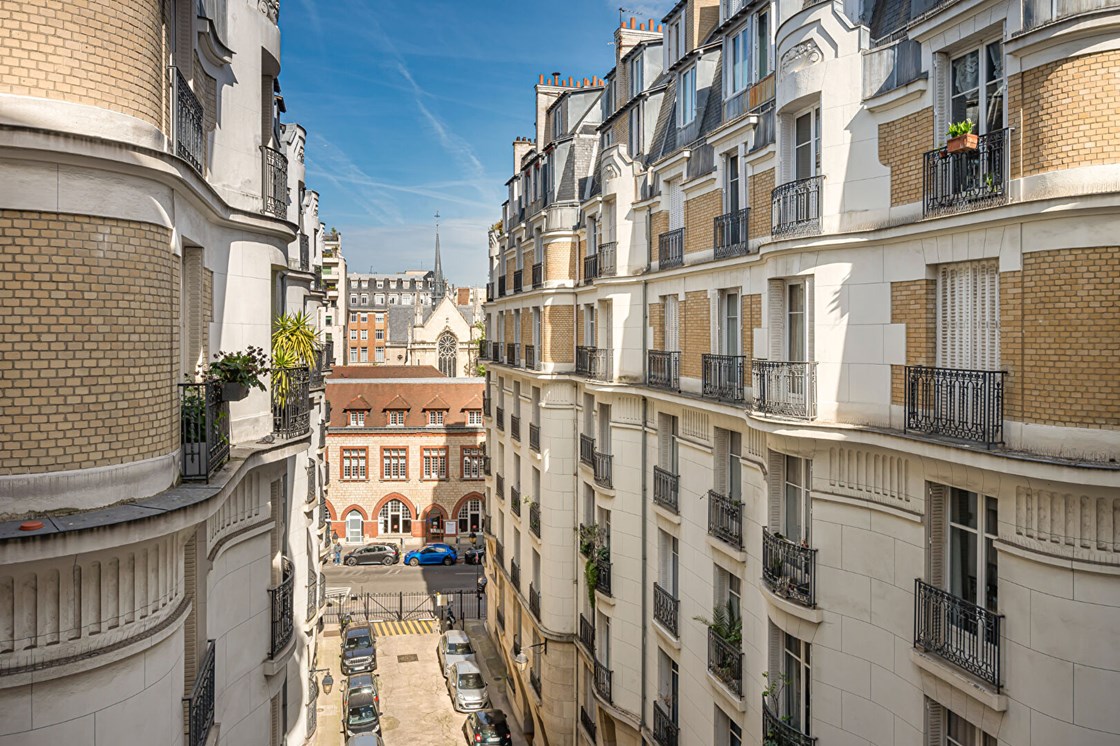 Paris 16ème. Jasmin - Appartement 2 pièces étage élevé avec vue dégagée