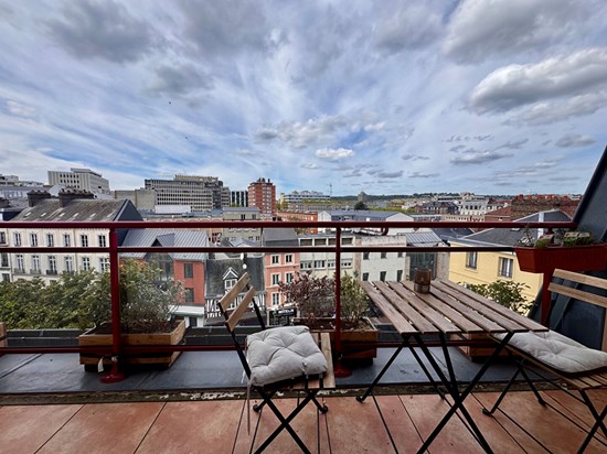 T4 Meublé en Duplex avec Terrasse