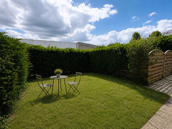 Rare en centre-ville d'Ozoir-la-Ferrière : 2 pièces avec jardin, terrasse et parking