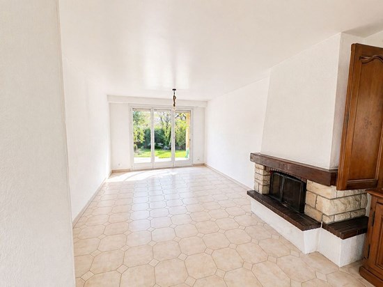 Maison de type trois pièces 74 m2 environ jardin