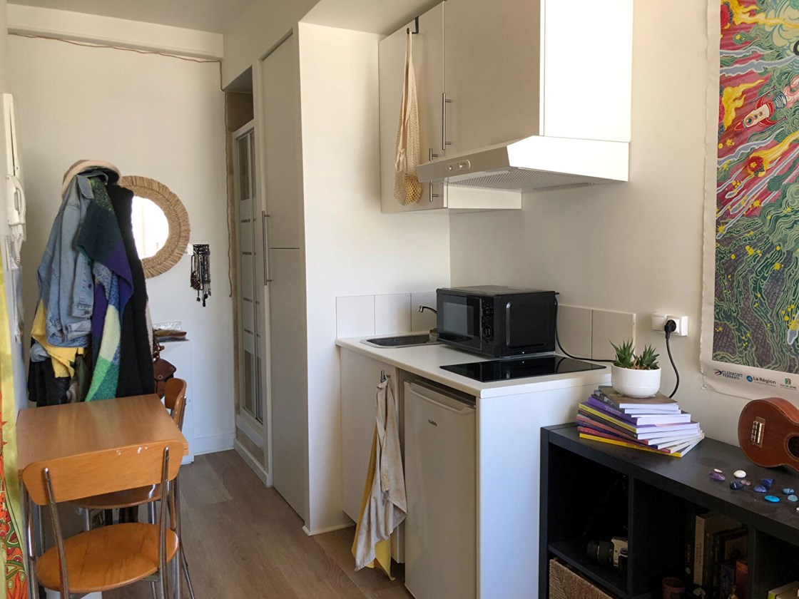 Chambre de service meublée
