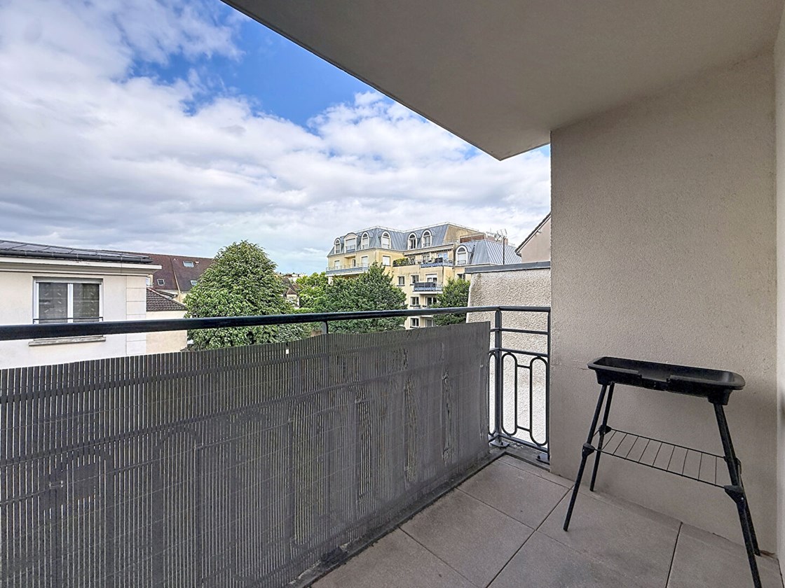 2 pièces lumineux avec balcon et parking en sous-sol - Choisy-le-Roi Centre