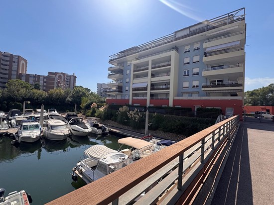 Appartement deux pièces en rez-de-jardin Mandelieu la Napoule
