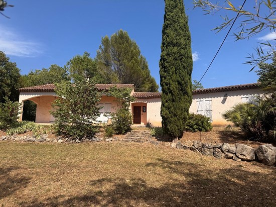 PROPRIÉTÉ PROVENÇALE SUR 5 200 m² DE TERRAIN CONSTRUCTIBLE