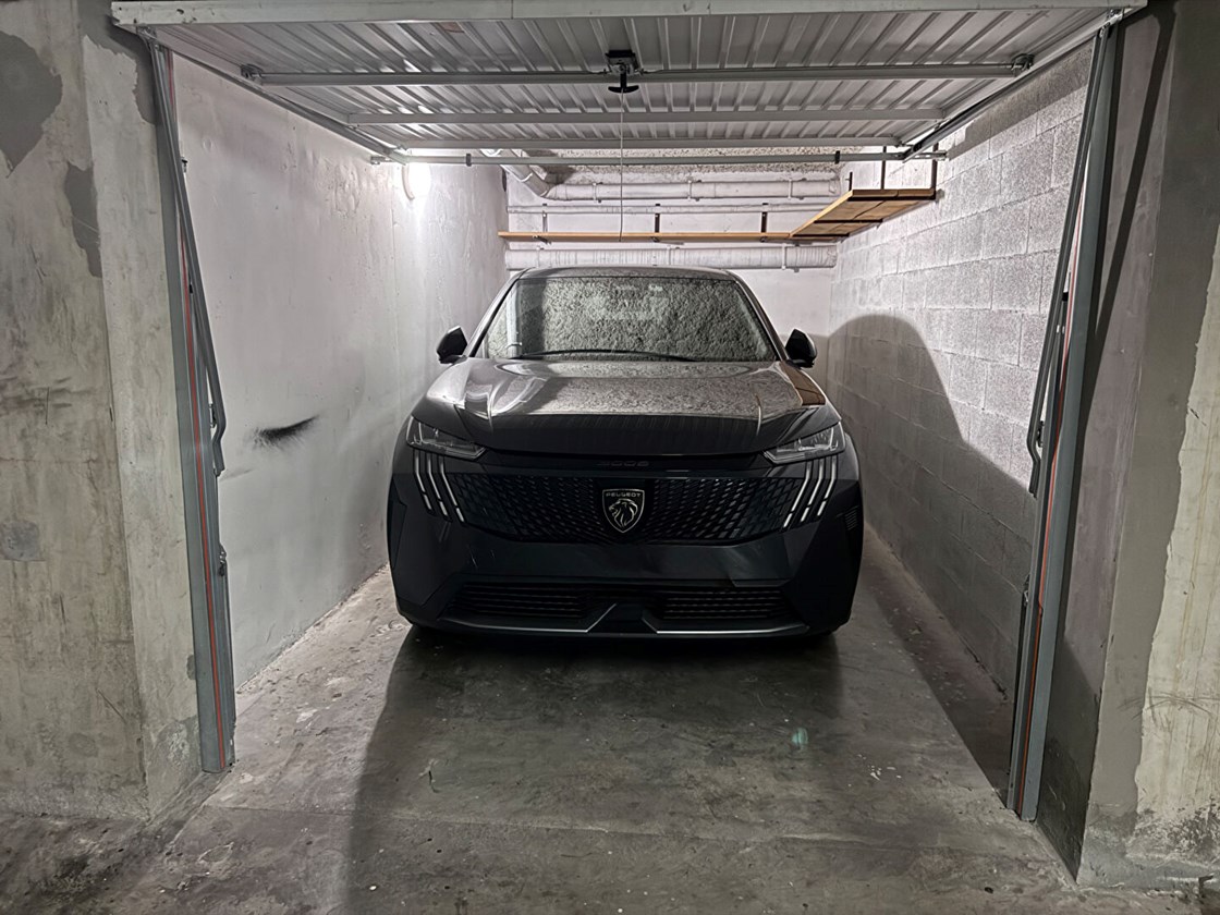 A LOUER GARAGE SECURISE A SEYNOD