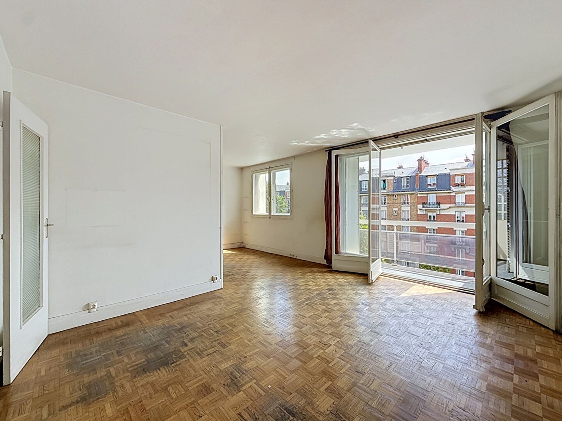 3 pièces traversant avec balcon à rénover