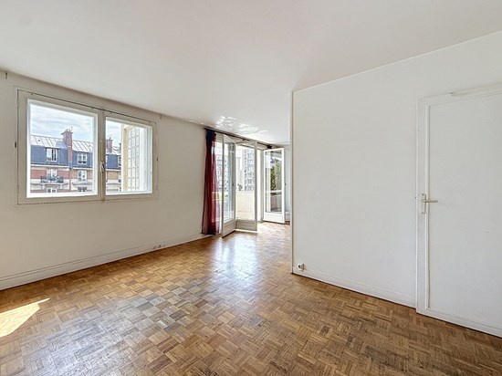 3 pièces traversant avec balcon à rénover