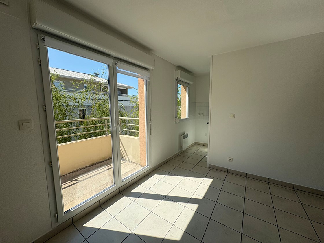 T2 Avec Balcon et Emplacement de stationnement