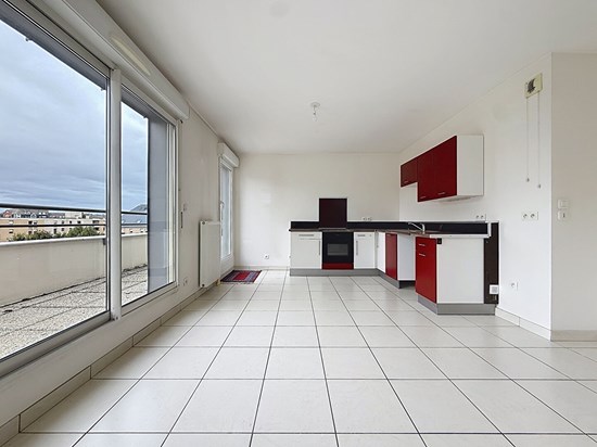 À vendre - F4 de 81m2 avec balcons et cave - Rouen rive gauche